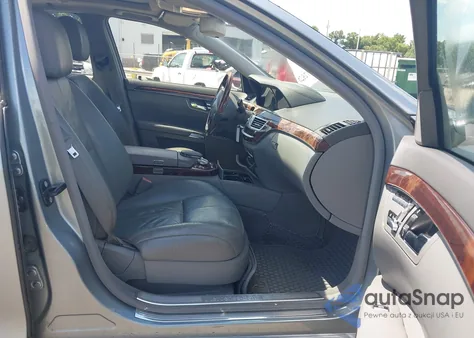 2007 Mercedes-Benz S 550 z USA, uszkodzony, nr VIN WDDNG71X47A113692